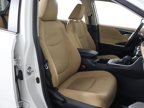 Used 2025 Toyota RAV4 XLE AWD/4WD image 27