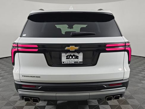 Used 2025 Chevrolet Traverse LT w/ Driver Confidence Package FWD image 4