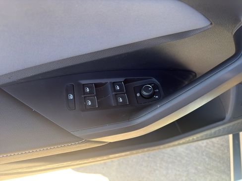 New 2026 Volkswagen Jetta SE FWD image 10
