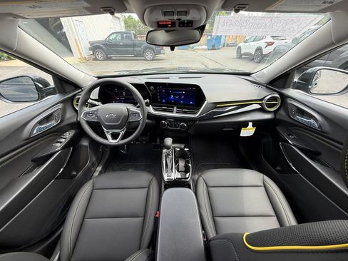New 2026 Chevrolet Trax ACTIV w/ Sunroof Package FWD image 22