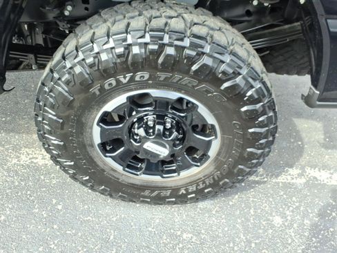 Used 2026 Ford F250 Lariat w/ Tremor Off-Road Package image 7