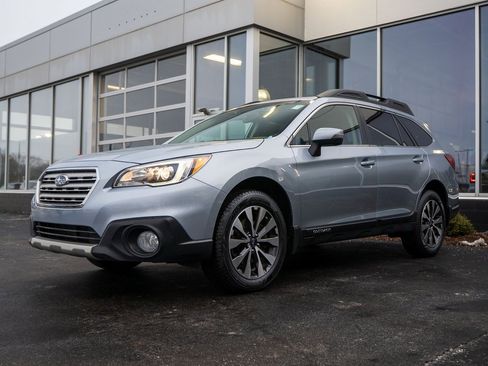 Used 2015 Subaru Outback 2.5i Limited image 3