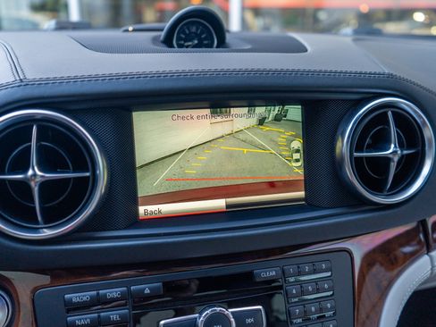 Used 2016 Mercedes-Benz SL 63 AMG image 29