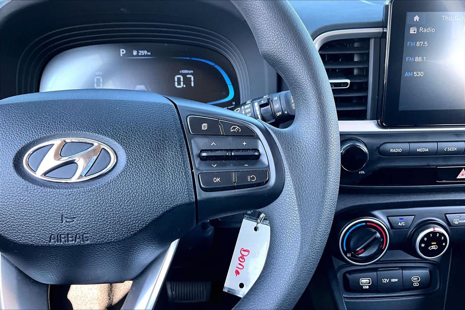 Used 2026 Hyundai Venue SE FWD image 24