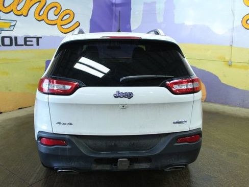 Used 2018 Jeep Cherokee Latitude w/ Comfort & Convenience Group image 7