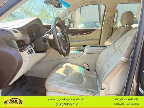 Used 2016 Cadillac Escalade ESV Premium RWD image 17