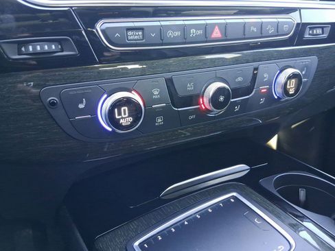 Used 2019 Audi Q7 3.0T Premium w/ Convenience Package image 17