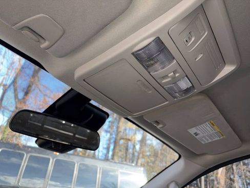 Used 2021 Nissan Titan SV w/ Off Road Protection Package image 24