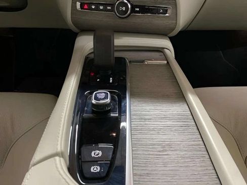 Used 2024 Volvo XC90 B6 Core AWD/4WD image 71