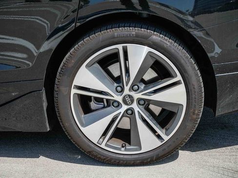 Used 2025 Audi A6 e-tron Premium Plus w/ Premium Plus image 9