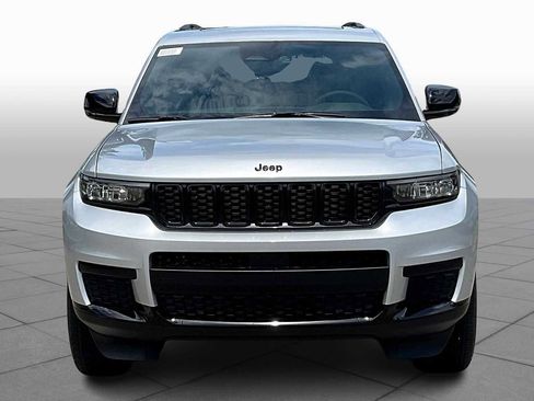 New 2025 Jeep Grand Cherokee L Altitude image 3