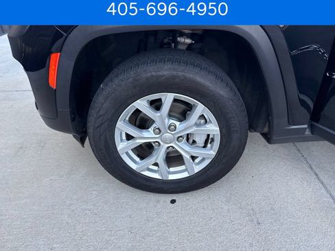 Used 2023 Jeep Grand Cherokee Limited AWD/4WD image 32