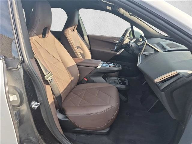 Certified 2024 BMW iX xDrive50 w/ Premium Package AWD/4WD image 21