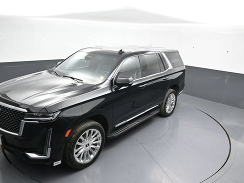 Used 2024 Cadillac Escalade Premium Luxury AWD/4WD image 40