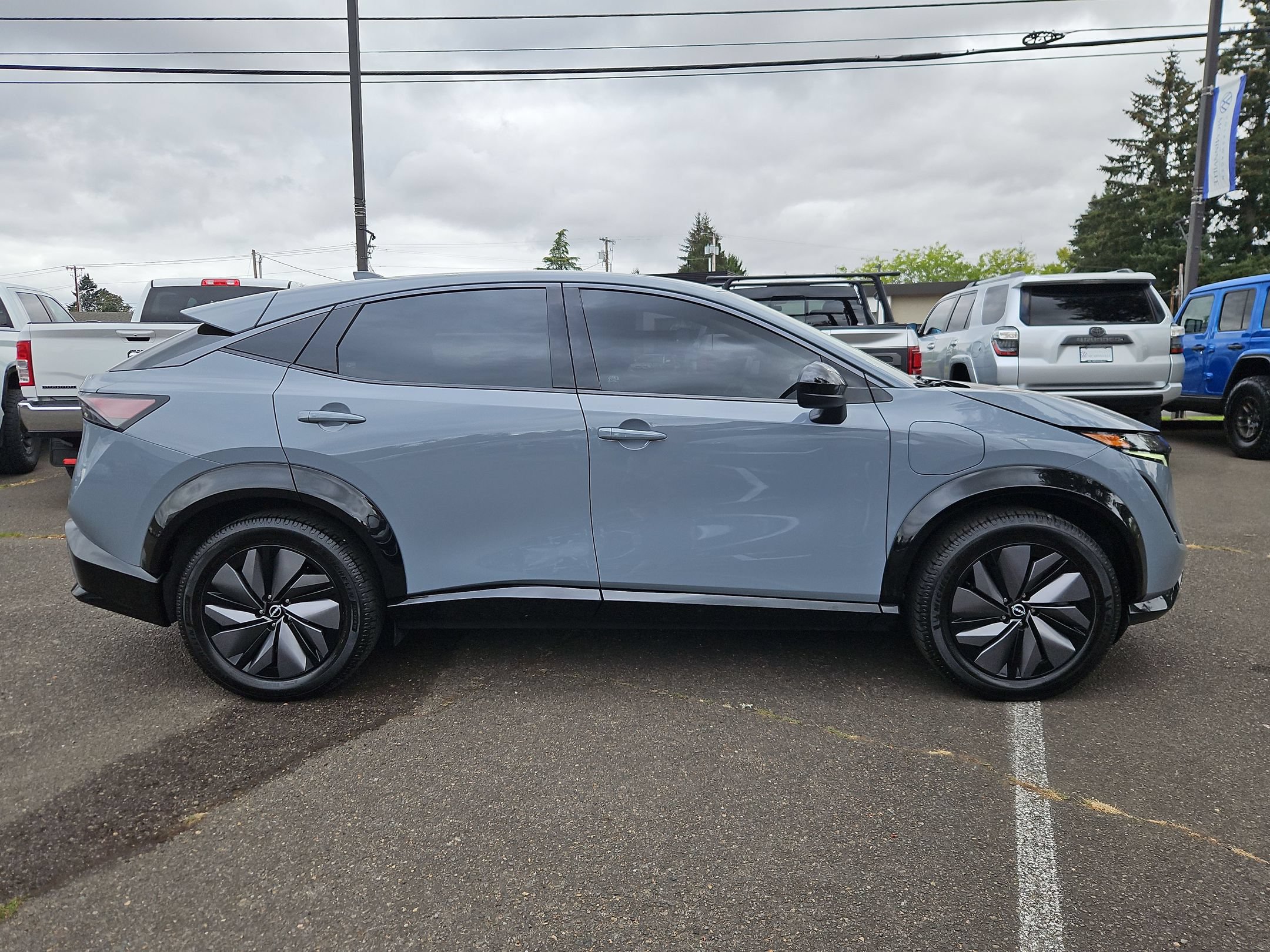 Used 2024 Nissan Ariya AWD image 6