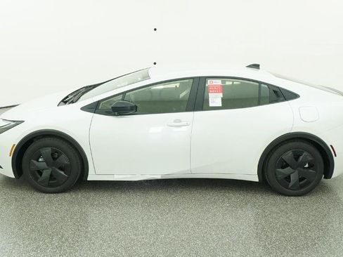 New 2026 Toyota Prius SE image 9