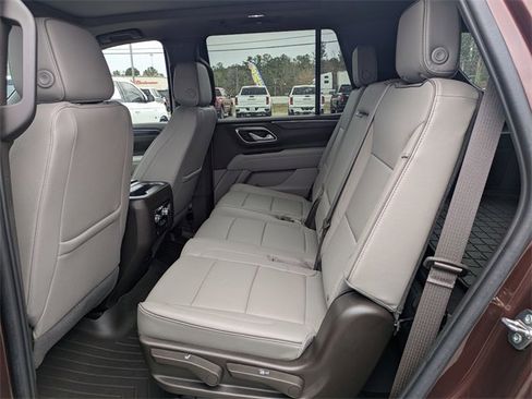 Used 2023 GMC Yukon SLT image 16