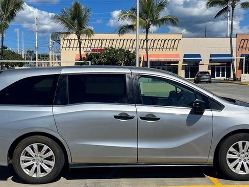 Used 2019 Honda Odyssey LX image 5