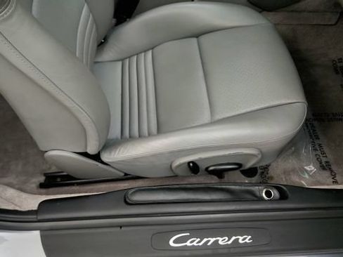 Used 2001 Porsche 911 Carrera RWD image 37