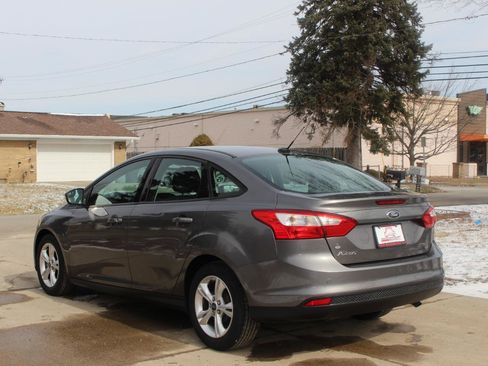 Used 2013 Ford Focus SE w/ SE Winter Pkg image 7