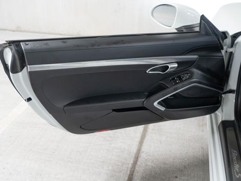 Certified 2025 Porsche 718 Boxster S RWD image 16