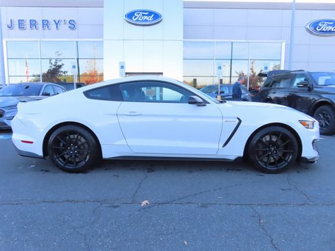 Used 2016 Ford Mustang Shelby GT350 w/ Technology Package image 4