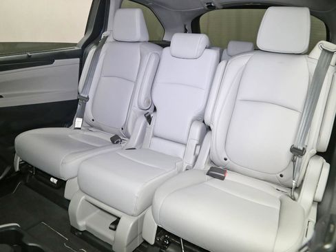 Certified 2024 Honda Odyssey EX-L image 12