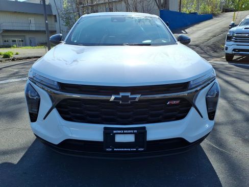 Used 2024 Chevrolet Trax RS w/ Driver Confidence Package FWD image 8