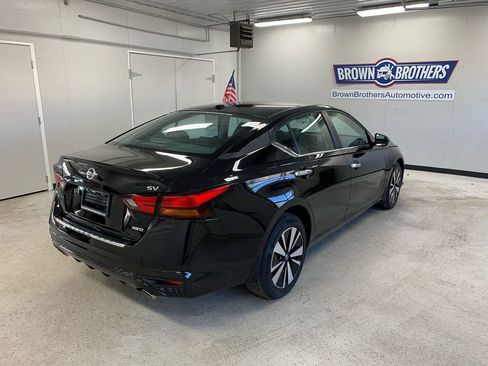 Used 2021 Nissan Altima 2.5 SV w/ SV Premium Package image 7