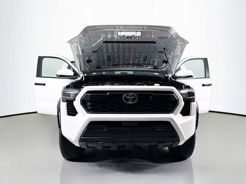 Used 2025 Toyota Tacoma TRD Off-Road AWD/4WD image 21