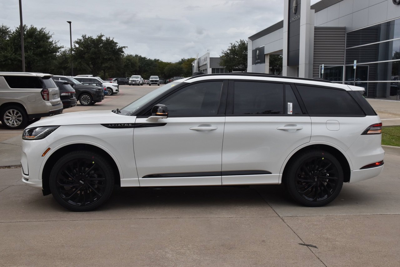 New 2027 Lincoln Aviator Reserve AWD/4WD image 11