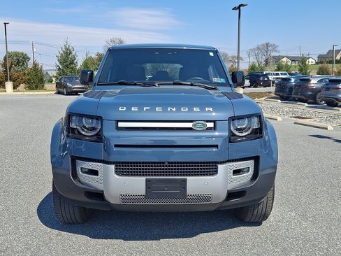 Used 2023 Land Rover Defender 110 SE image 6