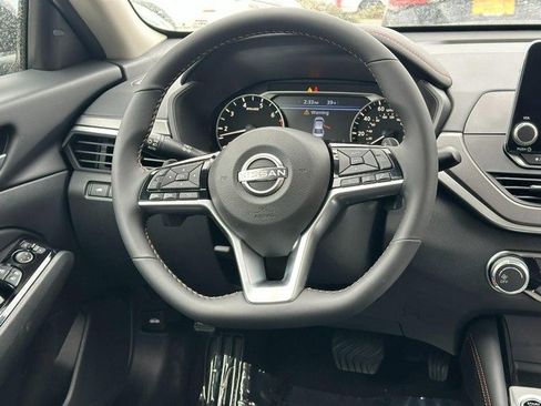 New 2025 Nissan Altima 2.5 SR image 5