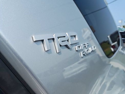 Used 2019 Toyota 4Runner TRD Off-Road AWD/4WD image 26