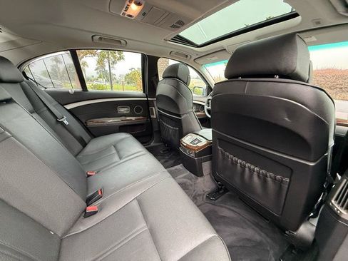 Used 2006 BMW 750i RWD image 47