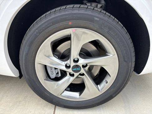 Used 2026 Genesis GV70 2.5T Advanced AWD/4WD image 5