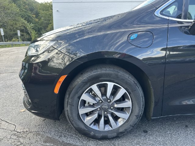 Used 2024 Chrysler Pacifica Limited FWD image 20