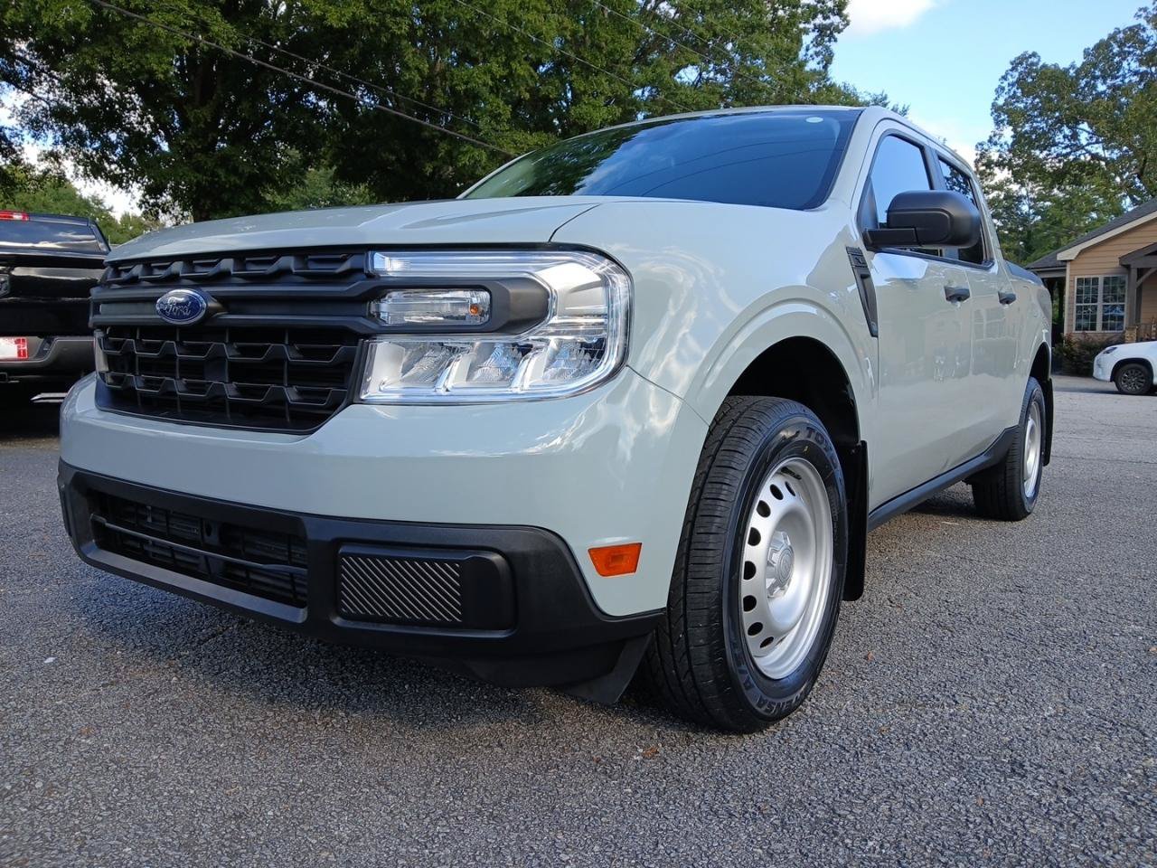 Used 2022 Ford Maverick XL FWD image 2
