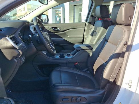 Certified 2023 GMC Acadia SLT image 18