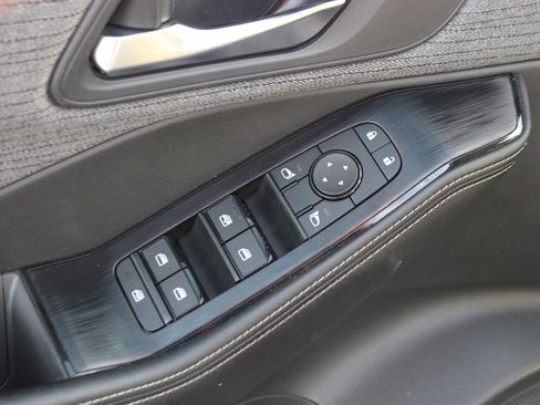 Used 2023 Nissan Rogue SV image 13