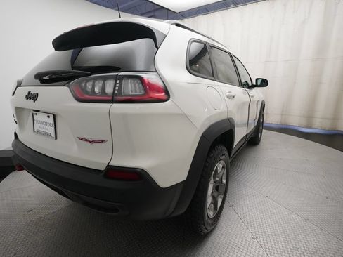 Used 2019 Jeep Cherokee Trailhawk w/ Comfort/Convenience Group AWD/4WD image 13