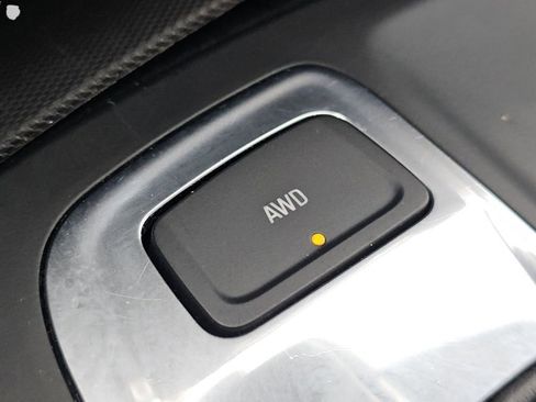 Used 2020 Chevrolet Equinox LT image 9