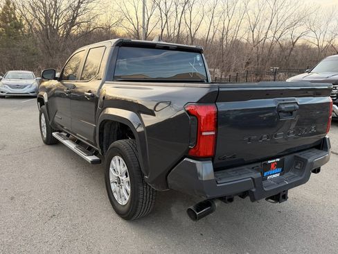 Used 2025 Toyota Tacoma SR5 image 3