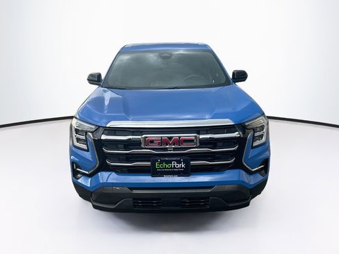 Used 2025 GMC Terrain Elevation w/ Technology Package II AWD/4WD image 2