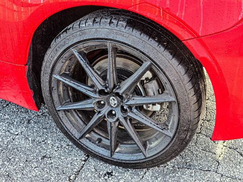 Used 2024 Toyota GR86 Premium image 7