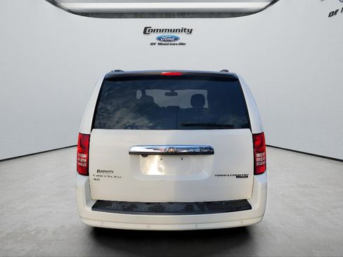 Used 2010 Chrysler Town & Country Touring Plus w/ Premium Group image 8