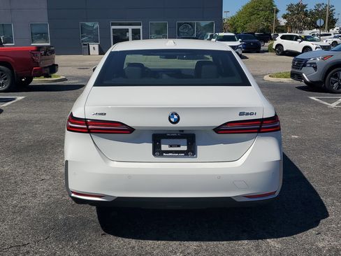 Used 2026 BMW 530i xDrive AWD/4WD image 5