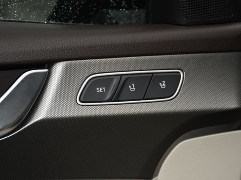 Used 2020 Hyundai Palisade Limited image 12