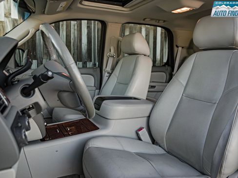 Used 2013 Chevrolet Tahoe LTZ AWD/4WD image 13