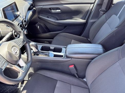 Used 2025 Nissan Sentra SV FWD image 17